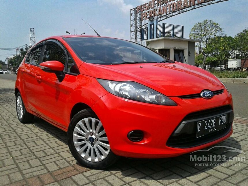 Jual Mobil Ford Fiesta 2012 Trend 1.4 di Jawa Barat 