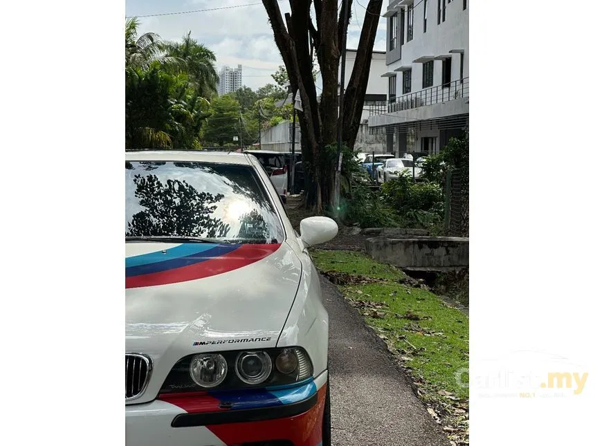 2001 BMW 530i Sedan