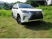 HAVE 2 UNIT Lexus LX450d 4.5 DIESEL V8 UNREGISTER!!! NEW STOCK , COOL BOX , MARK LEVINSION SOUND SYSTEM , SUNROOF , REAR ENTERTAINMENT , CRAZY PRICE!!