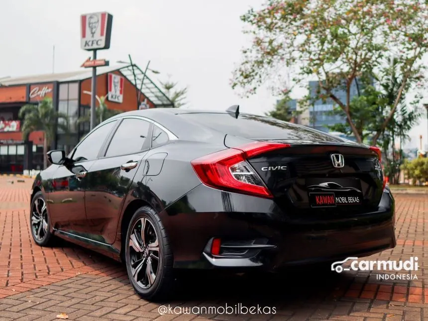 2017 Honda Civic ES Sedan