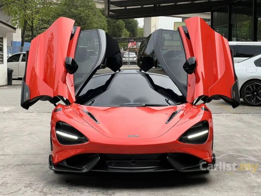 2021 McLaren 765LT Coupe