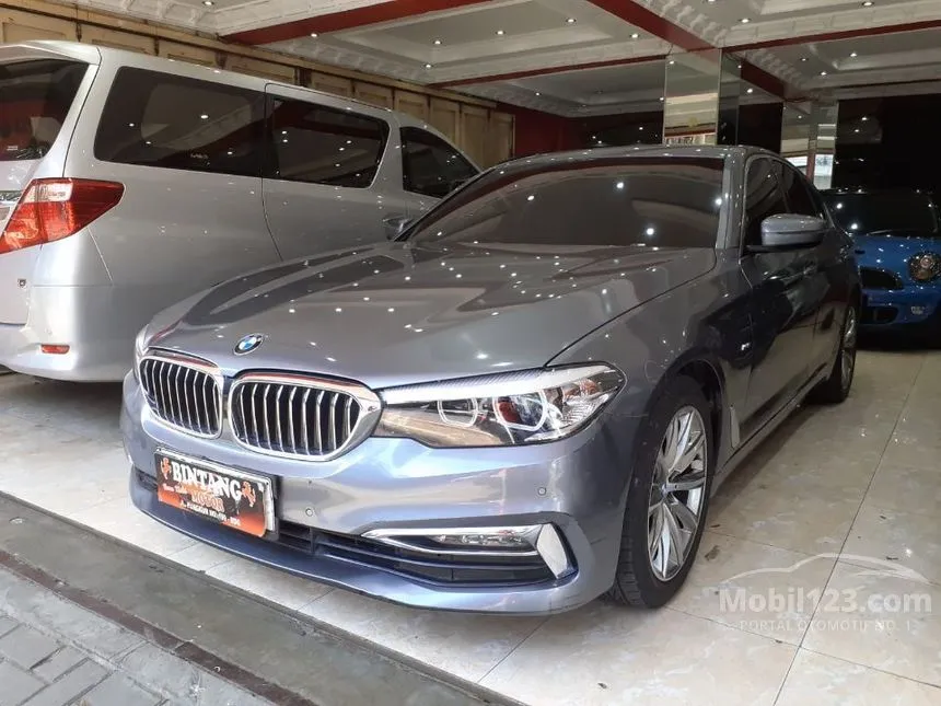 2018 BMW 520i Luxury Sedan