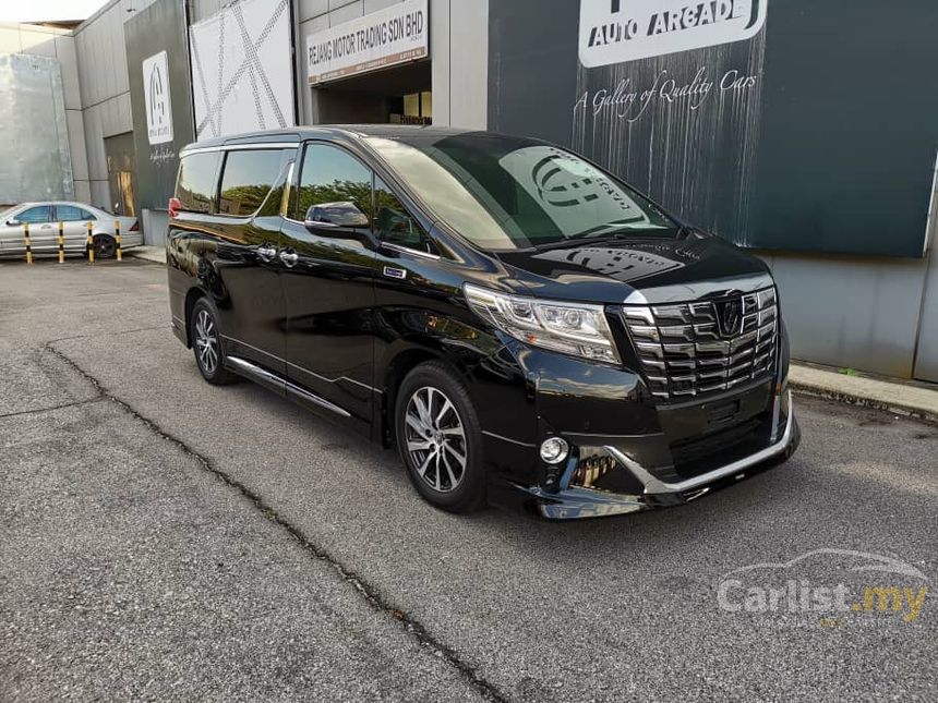 Toyota alphard 2017 года