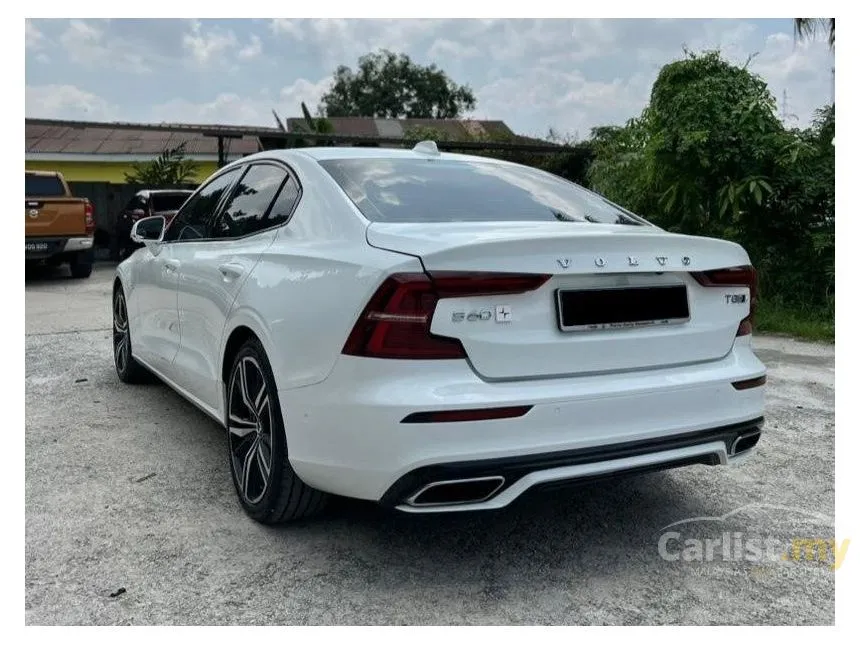 2020 Volvo S60 Recharge T8 R-Design Sedan