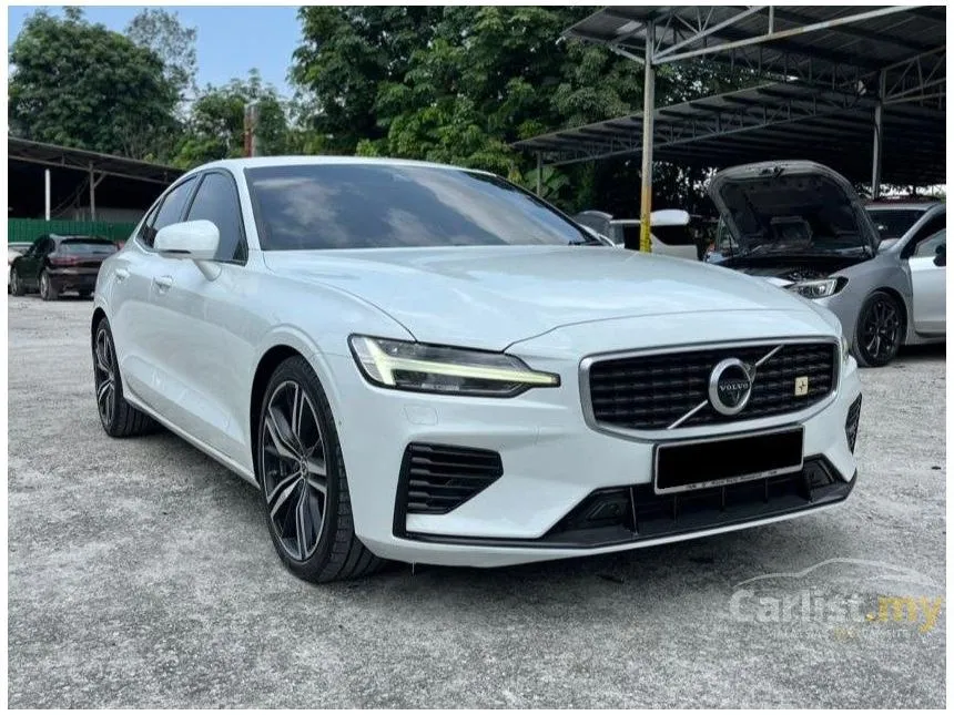 2020 Volvo S60 Recharge T8 R-Design Sedan