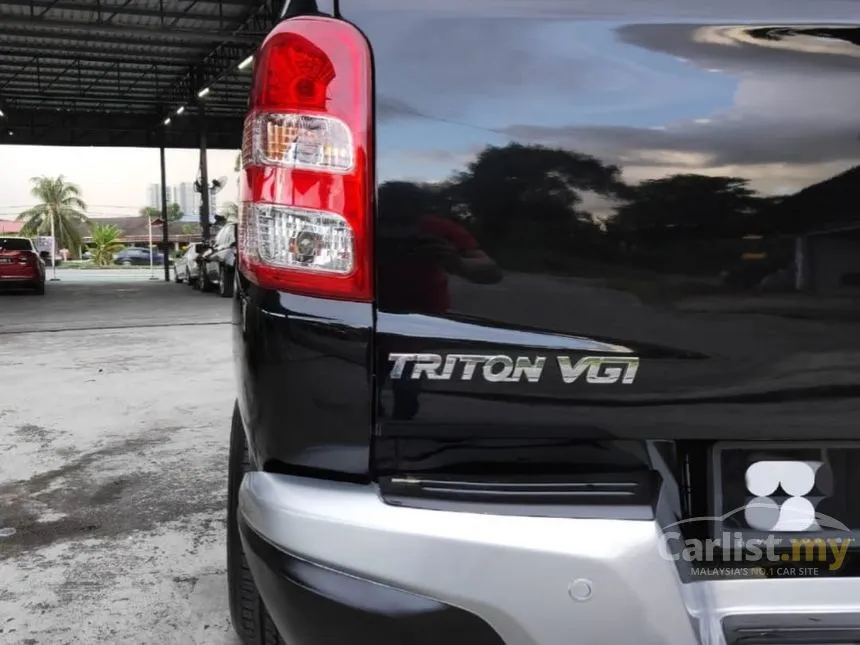 2015 Mitsubishi Triton VGT Dual Cab Pickup Truck