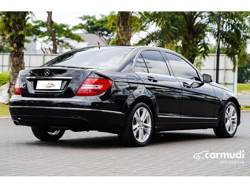 2013 Mercedes-Benz C200 CGI Avantgarde Sedan