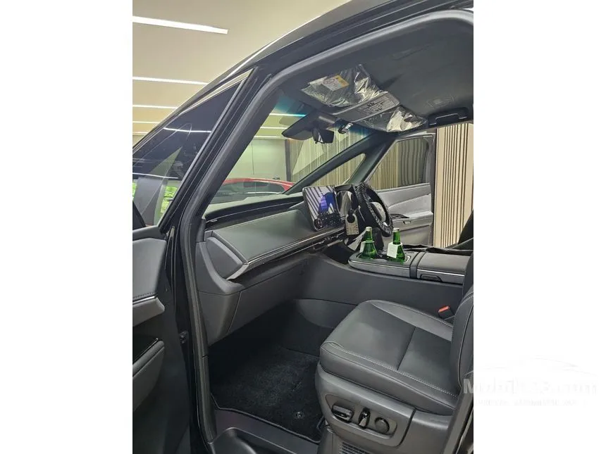 2024 Lexus LM 350h 4 Seater MPV