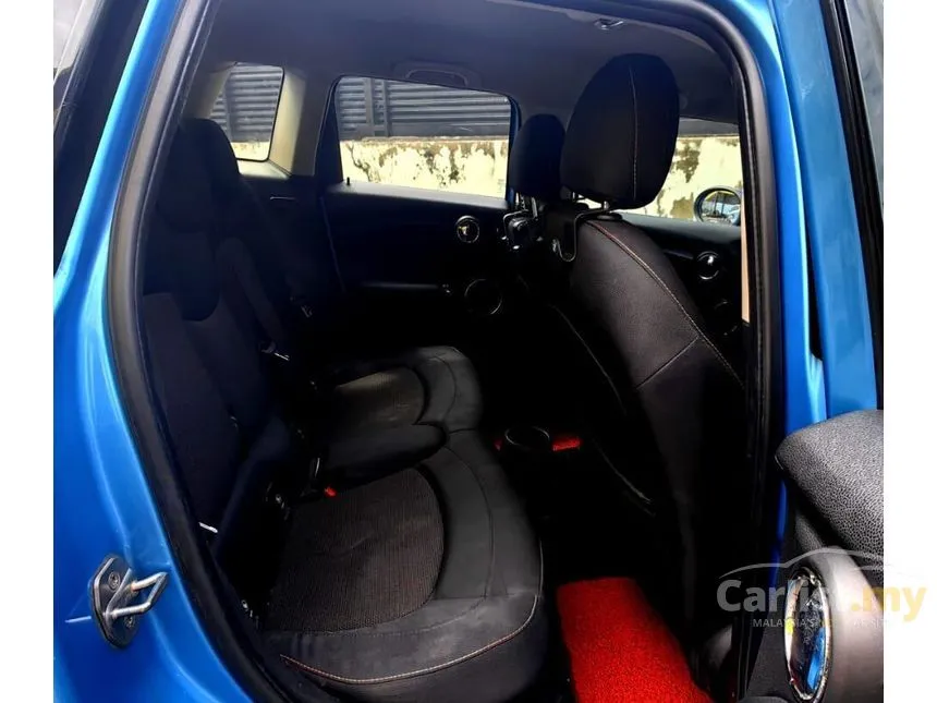 2016 MINI 5 Door Cooper Hatchback