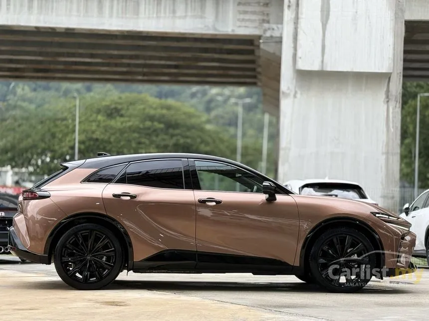 2024 Toyota Crown Sport Z PHEV SUV