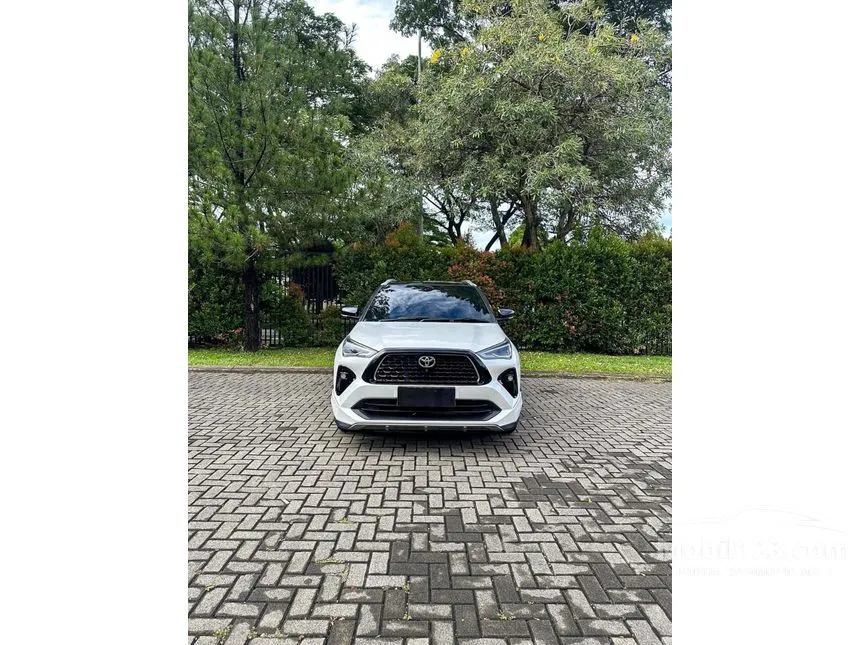 2023 Toyota Yaris Cross S with GR Parts Aero Pkg SUV