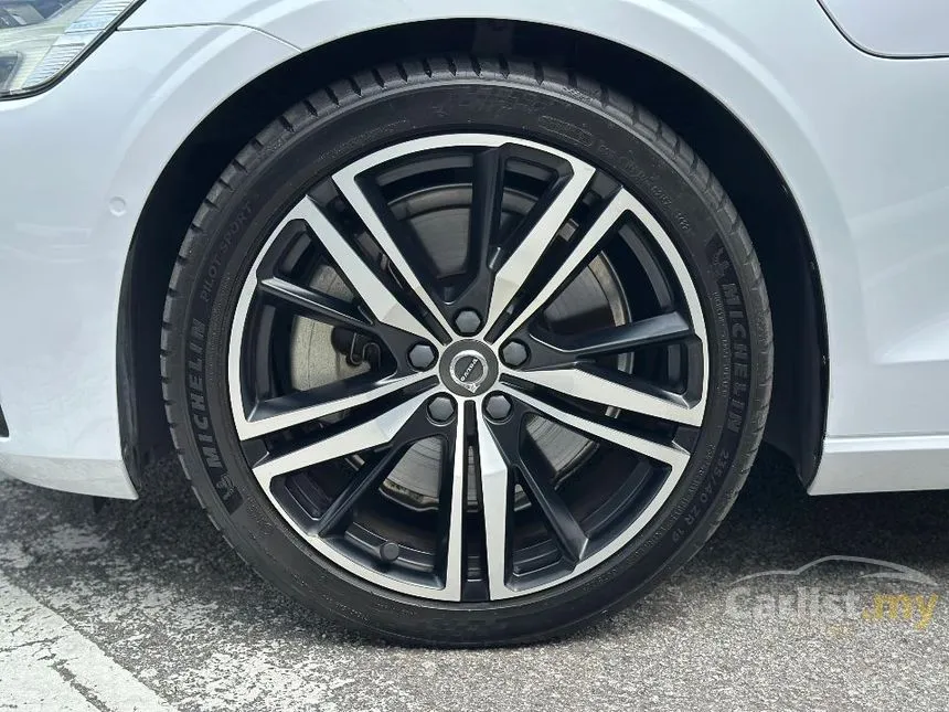 2020 Volvo S60 Recharge T8 R-Design Sedan