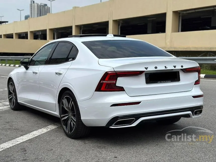 2020 Volvo S60 Recharge T8 R-Design Sedan