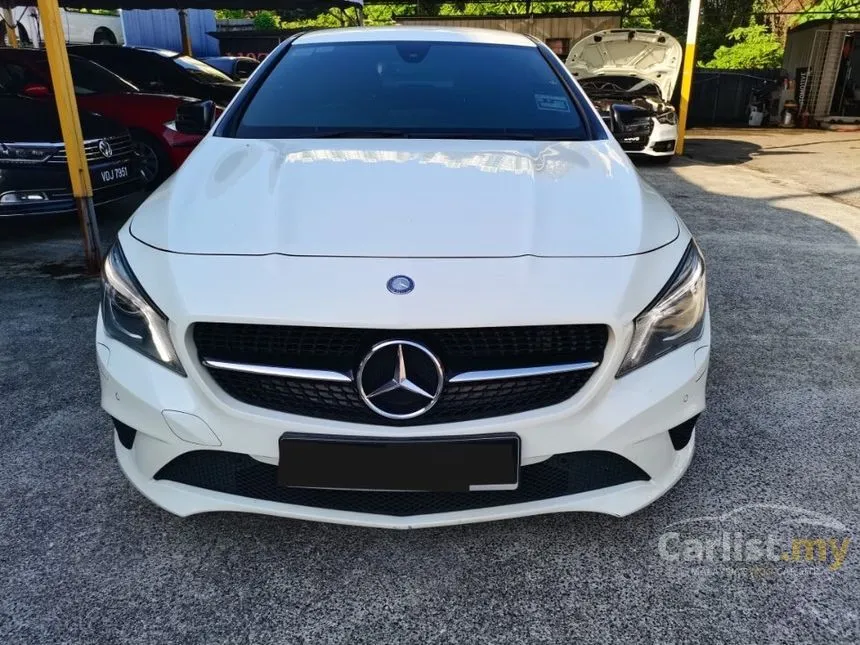 2015 Mercedes-Benz CLA200 Sedan