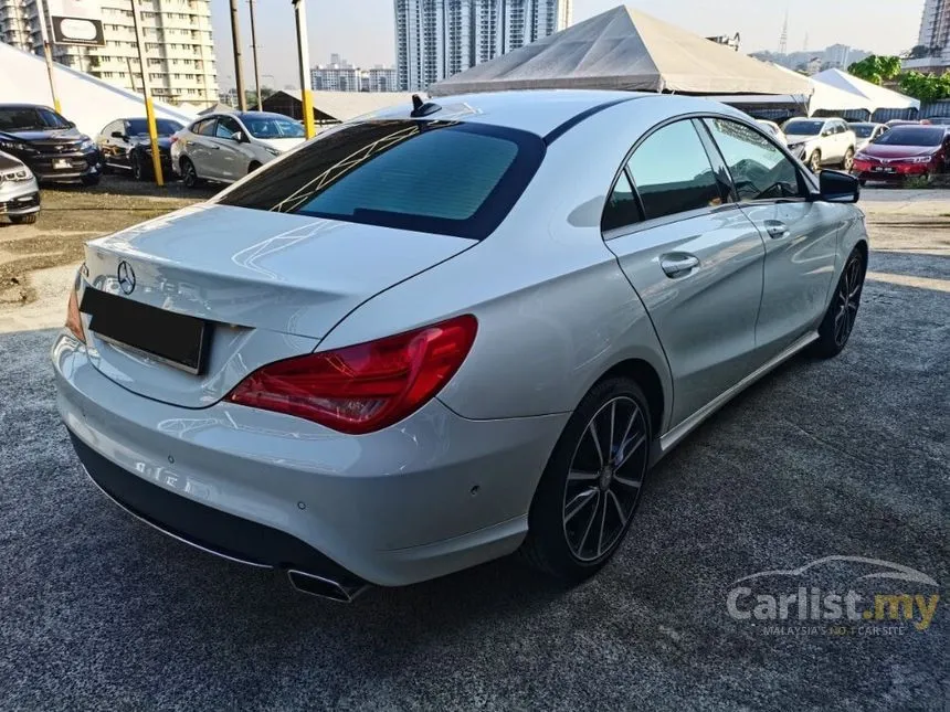 2015 Mercedes-Benz CLA200 Sedan