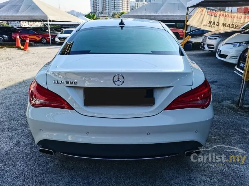 2015 Mercedes-Benz CLA200 Sedan