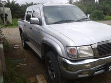 2005 Toyota Hilux 2.5 G Pickup Truck