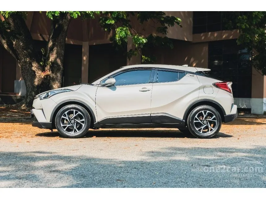 2020 Toyota C-HR Mid SUV