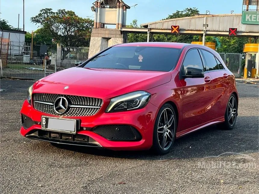 2015 Mercedes-Benz A200 Urban Hatchback