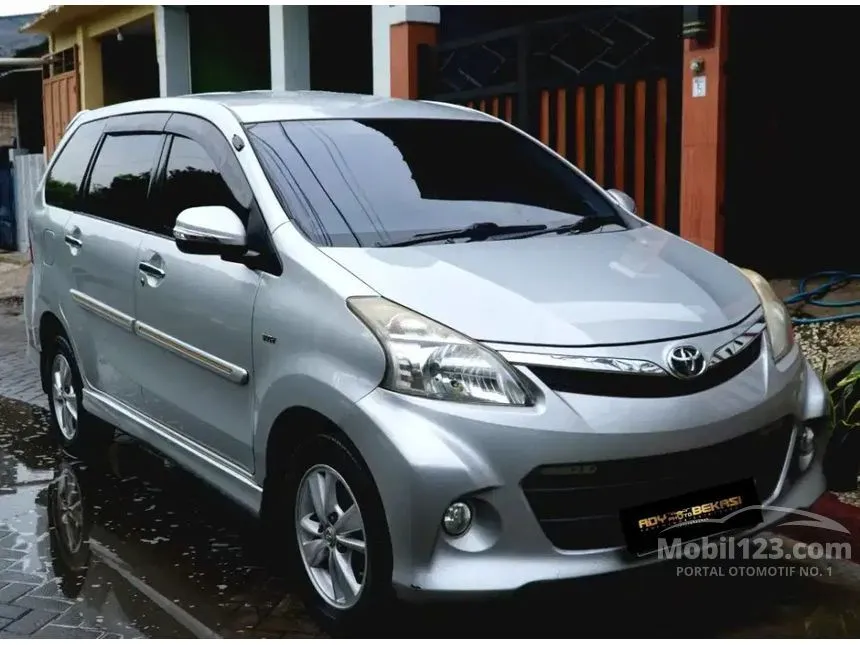 Jual Mobil Toyota Avanza 2015 Veloz 1.5 di Jawa Barat Manual MPV Silver Rp 145.000.000