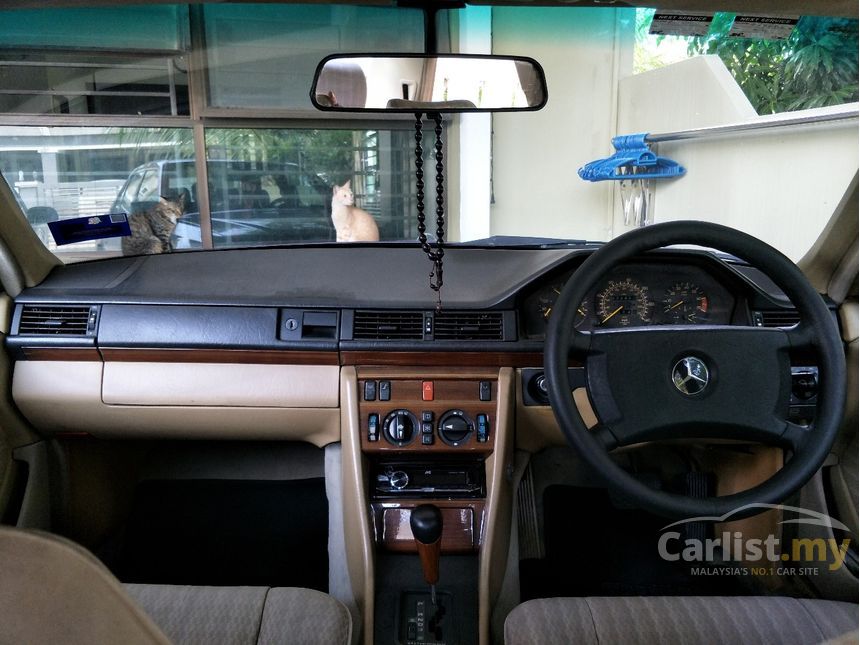 1991 Mercedes-Benz 230E Sedan