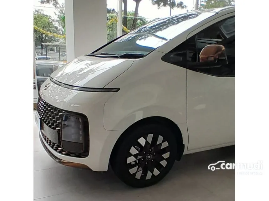 Jual Mobil Hyundai Staria 2024 Signature 7 2.2 di DKI Jakarta Automatic Wagon Putih Rp 1.030.000.000