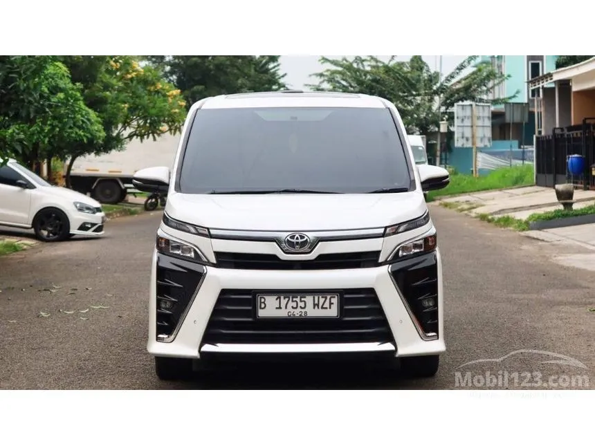 Jual Mobil Toyota Voxy 2018 2.0 di DKI Jakarta Automatic Wagon Putih Rp 325.000.000