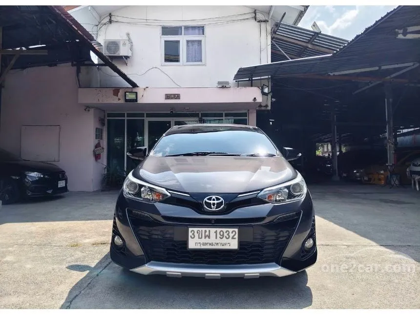 2019 Toyota YARIS High Cross Hatchback