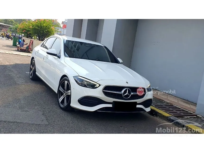 2022 Mercedes-Benz C200 Avantgarde Line Sedan