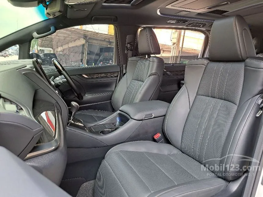 2023 Lexus LM 350 7 Seater MPV