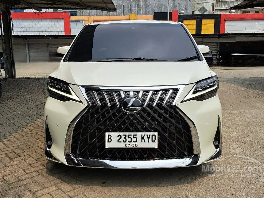 2023 Lexus LM 350 7 Seater MPV