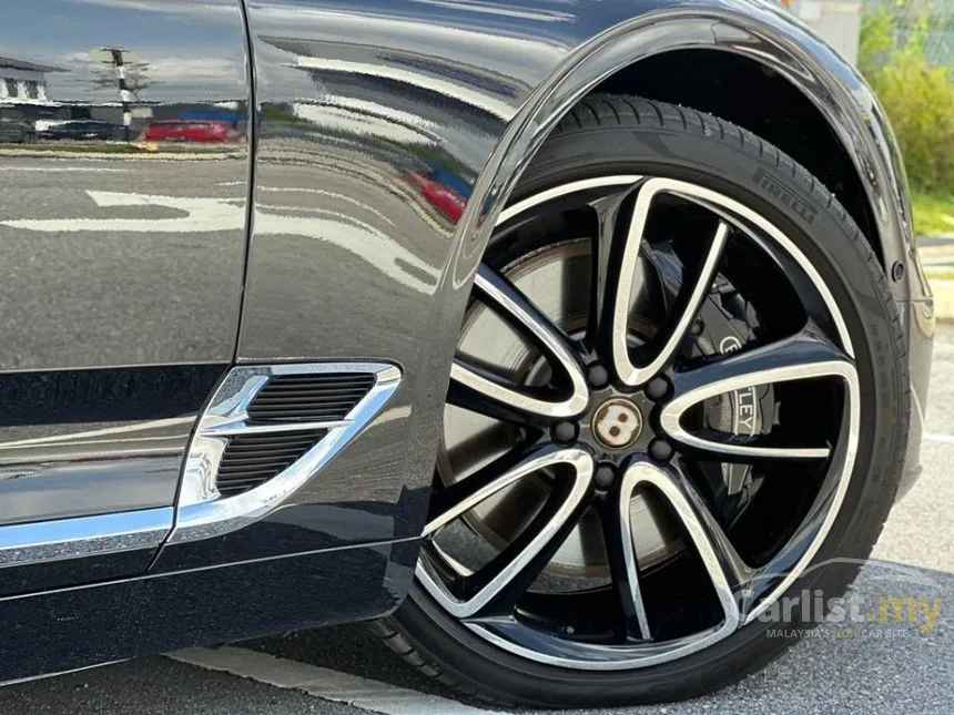 2022 Bentley Flying Spur Sedan