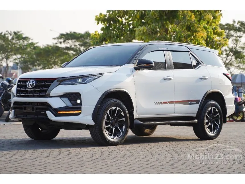 Jual Mobil Toyota Fortuner 2021 VRZ TRD 4X2 2.4 di DKI Jakarta Automatic SUV Putih Rp 405.000.000