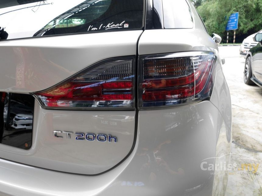 Lexus CT200h 2014 1.8 in Johor Automatic Hatchback White Lexus CT200h 2014 1.8 in Johor Automatic Hatchback White