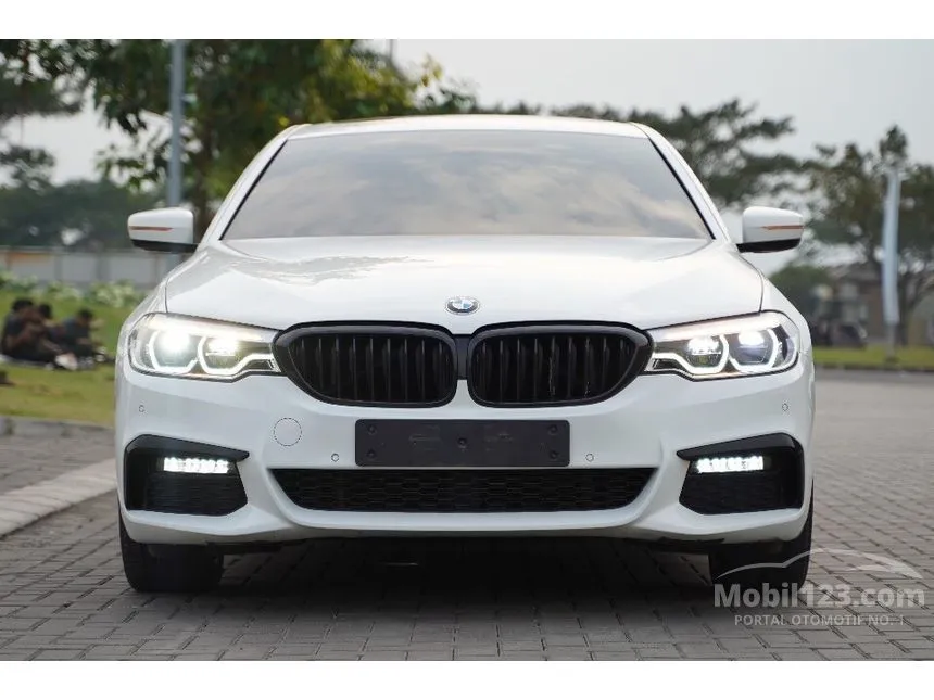 Jual Mobil BMW 530i 2019 M Sport 2.0 di Banten Automatic Sedan Putih Rp 735.000.000