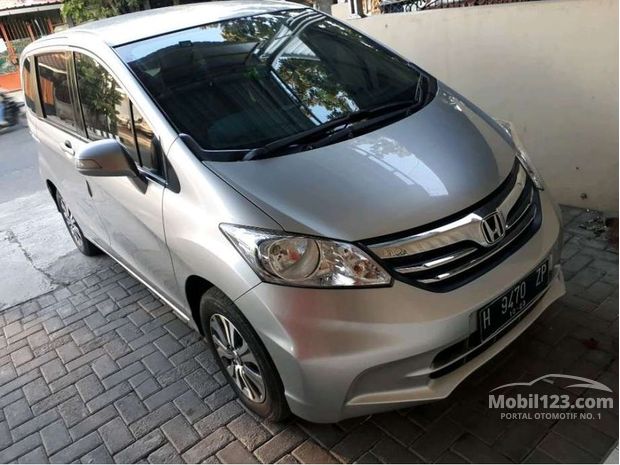 Honda Freed Mobil bekas dijual di Jawa-tengah Indonesia 