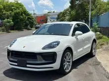 2023 Porsche Macan T 2.0 SPORT CHRONO PCKG (BOSE SOUND SYSTEM)(8YEARS WARRANTY)