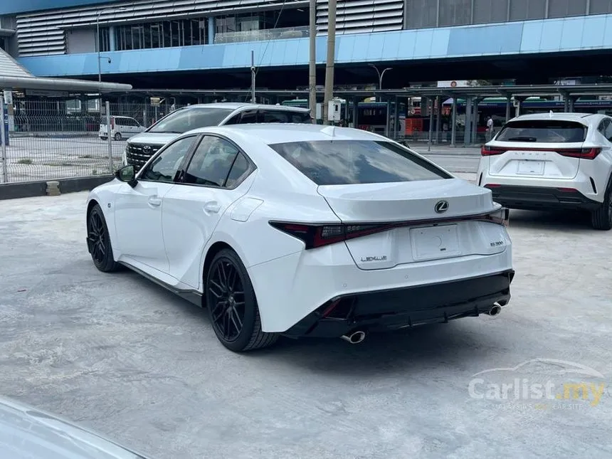 2022 Lexus IS 300 F Sport Sedan