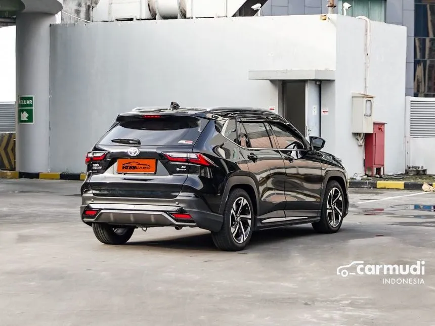 2024 Toyota Yaris Cross S HV (2 Tone) with GR Parts Aero Pkg (Prem clr) SUV