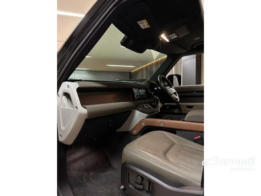 2023 Land Rover Defender 110 P300 SE SUV