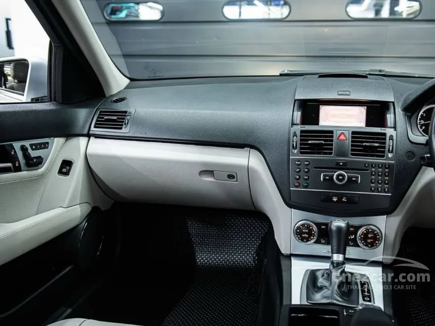 2012 Mercedes-Benz C200 Avantgarde BlueEFFICIENCY Sedan