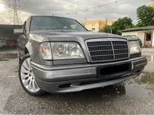 1993 Mercedes-Benz 200E 2.0 ORIGINAL (AMG) MASTERPIECE ORIGINAL (AMG) MASTERPIECE GRADE AAA CONDITION SILA DATANG TENGGOK KERETA DAN PERCAYA