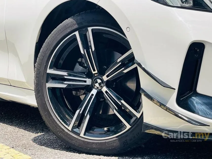 2025 BMW 320i M Sport Sedan