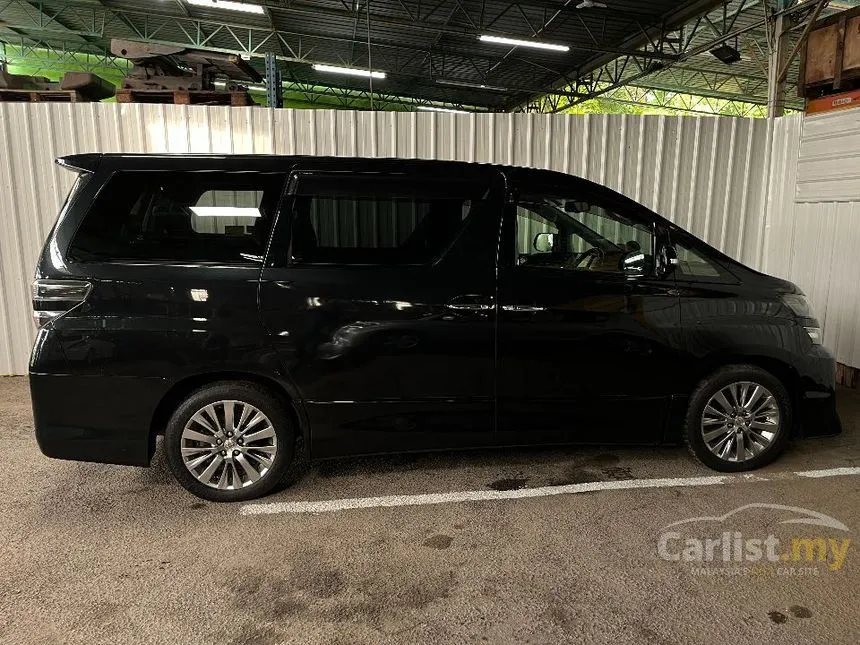2013 Toyota Vellfire Z Golden Eyes MPV
