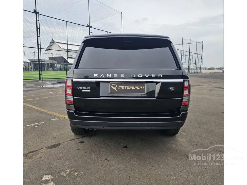 2013 Land Rover Range Rover Vogue SUV