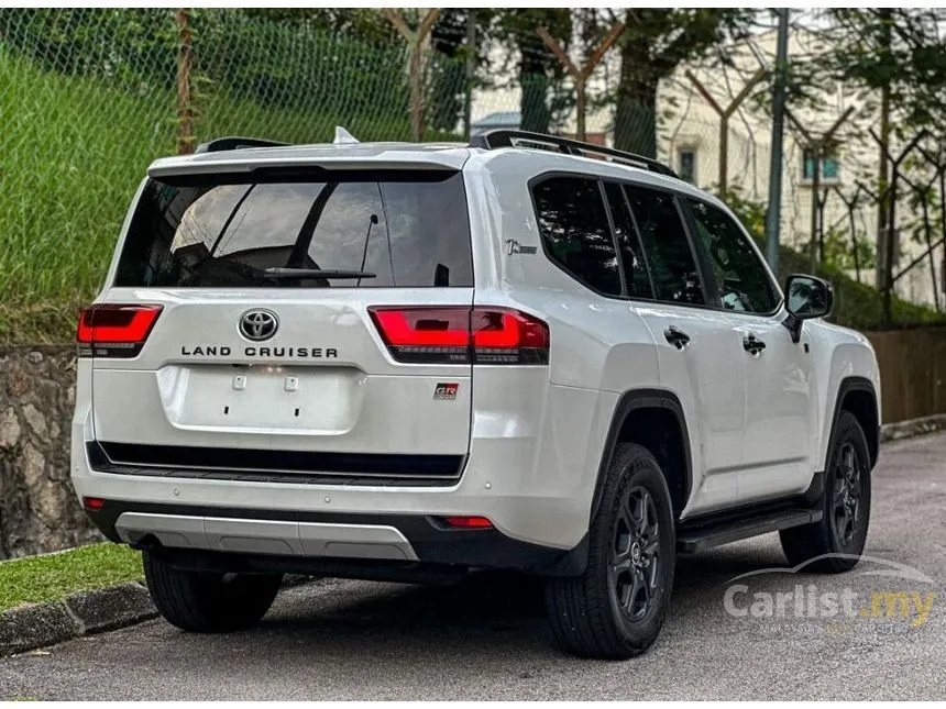 2022 Toyota Land Cruiser GR Sport SUV