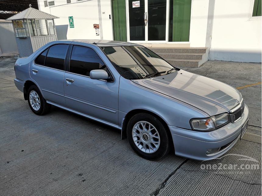 Nissan sunny 2000 год