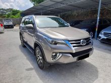 YEAR MADE 2018 Toyota Fortuner 2.7 SRZ SUV , MILEAGE DONE 25K KM , UNDER TOYOTA WARRANTY UNTIL JUN 2023, PADDLE SHIFT, LEATHER SEATS AND ELECTRIC SEAT