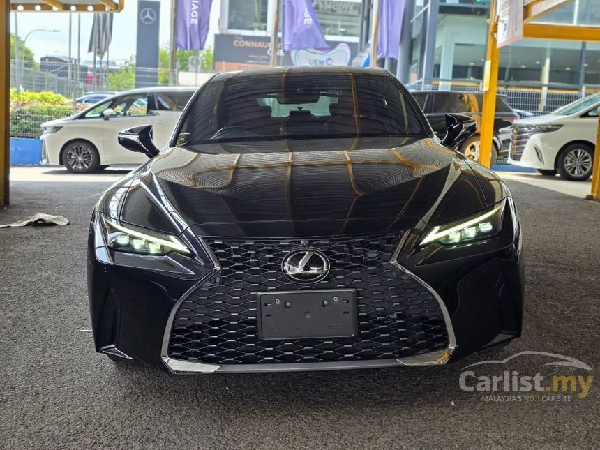 2021 Lexus IS 300 Luxury Sedan