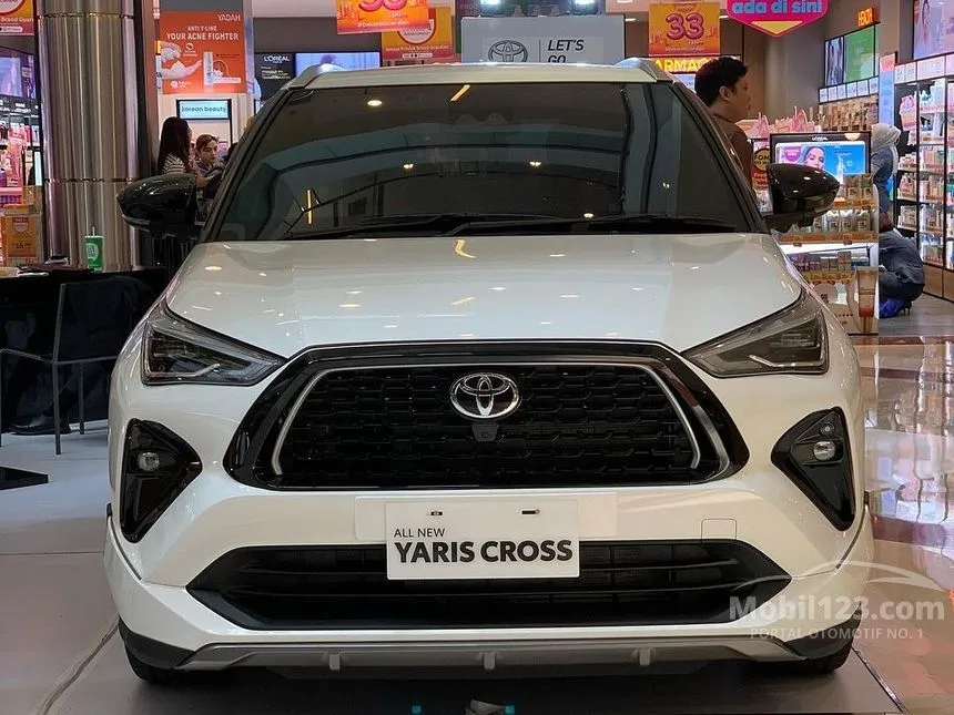 Jual Mobil Toyota Yaris Cross 2024 S GR Parts Aero Package HEV 1.5 di Kalimantan Timur Automatic Wagon Putih Rp 370.000.000